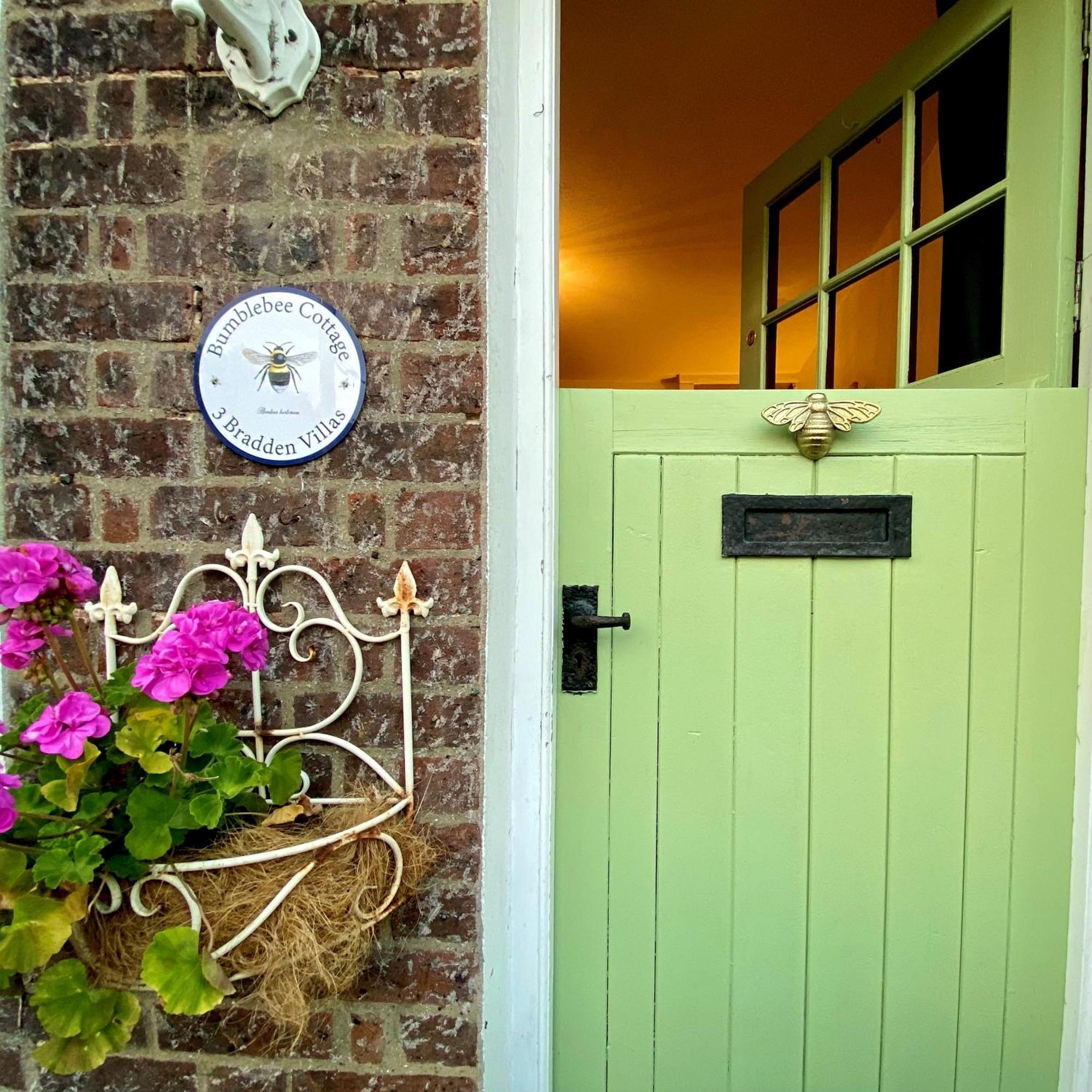 Bumblebee Cottage - Cosy Cottage In Area Of Outstanding Natural Beauty Hemel Hempstead Luaran gambar